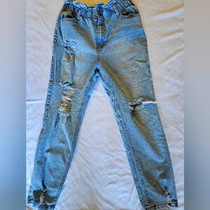 Light Rinse Distressed Jeans